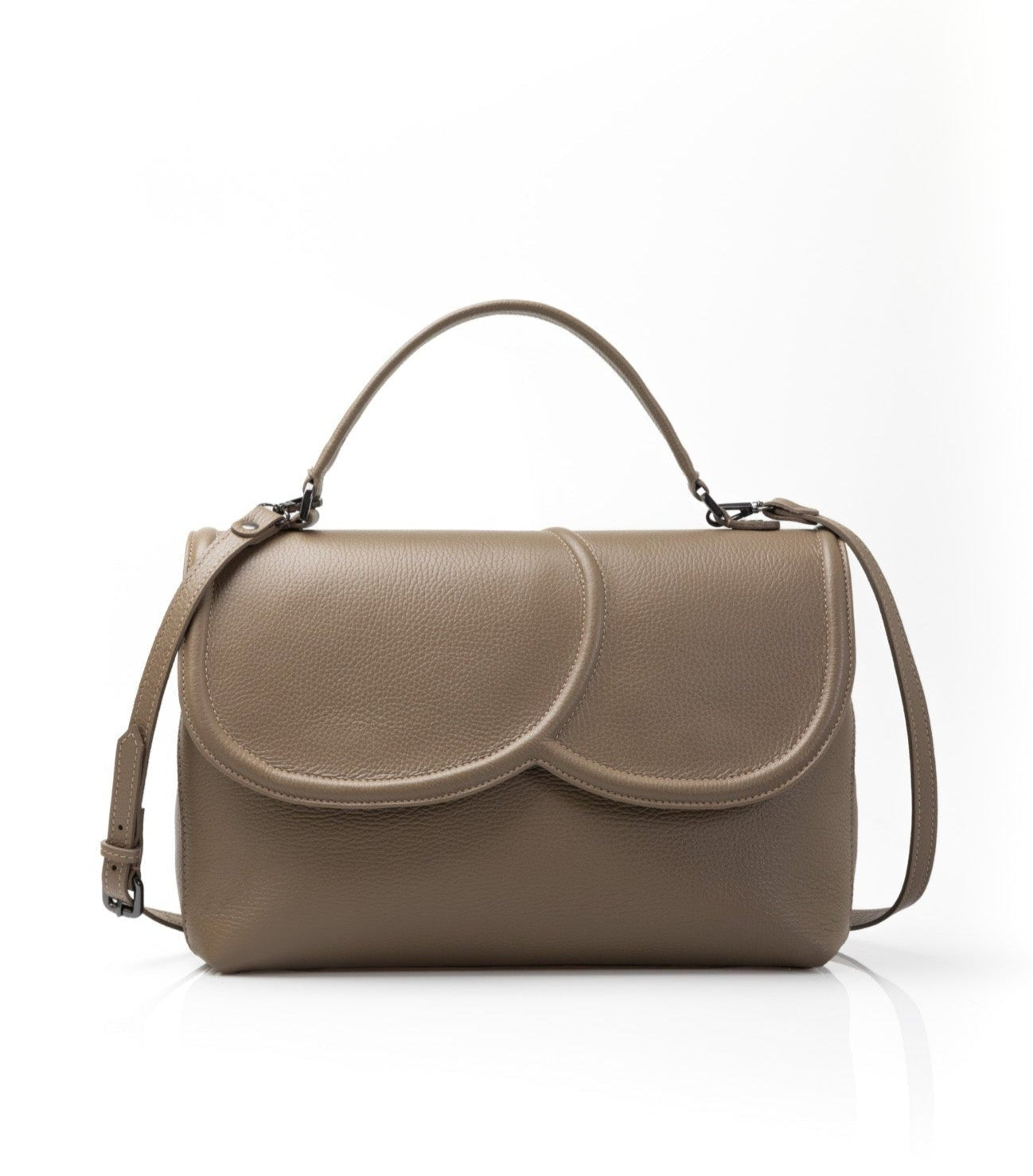 TheHolyBag Tote τσάντα σε χρώμα taupe με top handle και αποσπώμενο λουράκι ώμου. Με ασύμμετρο καπάκι. Κλείνει με μαγνήτη και διαθέτει εσωτερική τσέπη.