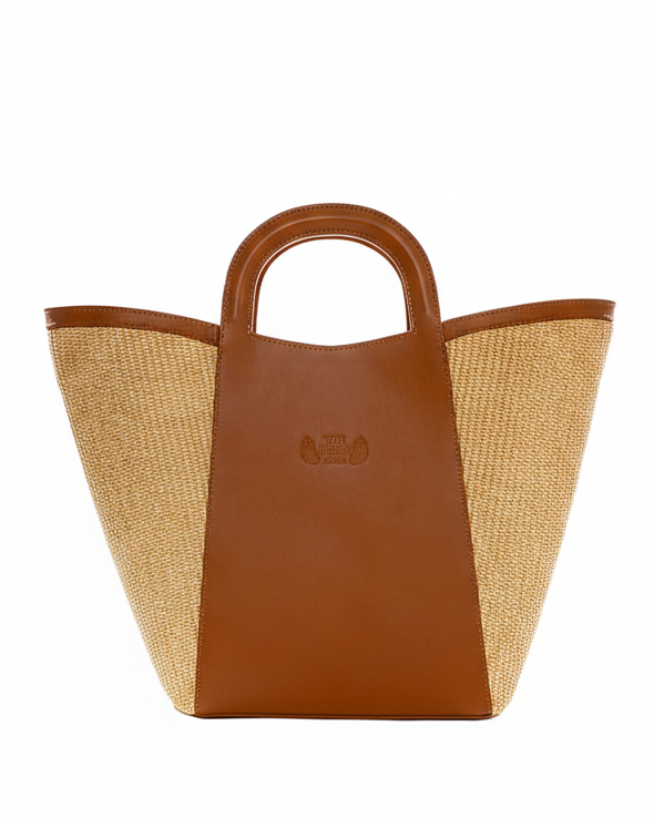 Γυναικεία shopper τσάντα από ψάθα σε φυσικό χρώμα με ταμπά βακέτα, εσωτερική τσέπη, λαβές χειρός και αποσπώμενο λουράκι ώμου.
TheHolyBag
Shopper bag in natural color straw, tobacco vachetta leather, inner pocket, top handles and a detachable shoulder strap. The Holy Bag