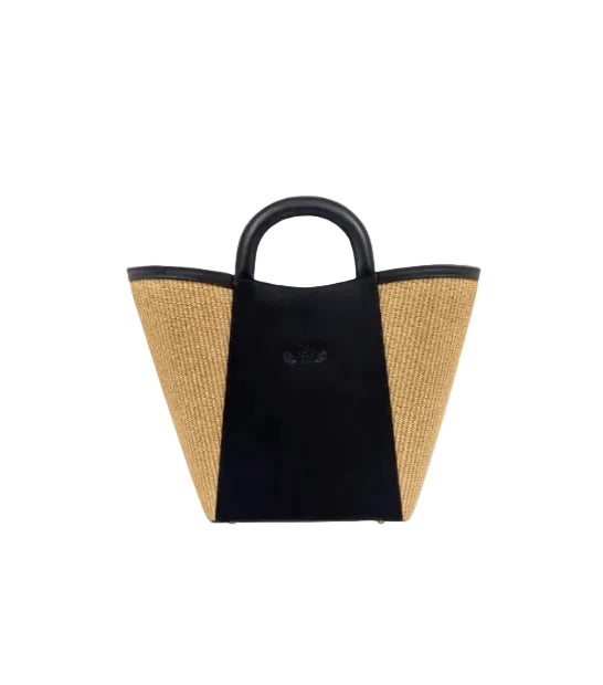 Γυναικεία shopper τσάντα από ψάθα σε φυσικό χρώμα με μαύρο δέρμα, λαβές χειρός και αποσπώμενο λουράκι ώμου.
TheHolyBag
Shopper bag in natural color straw, black vachetta leather, inner pocket, top handles and a detachable shoulder strap. The Holy Bagbackground