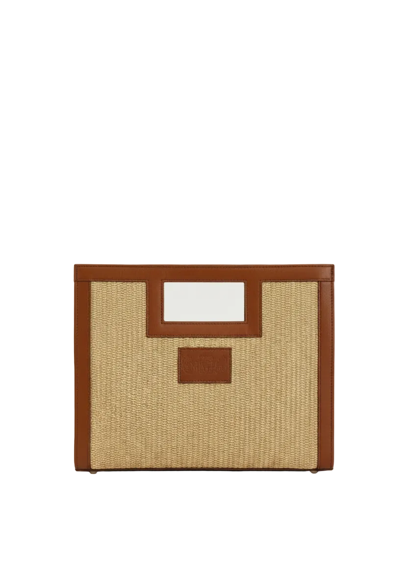 Square bag with square handle in straw and white leather, with inner pocket and a shoulder strap 
The Holy Bag
Τσάντα από ψάθα και λευκό δέρμα με τετράγωνη λαβή και αποσπώμενο λουράκι ώμου. The Holy Bag