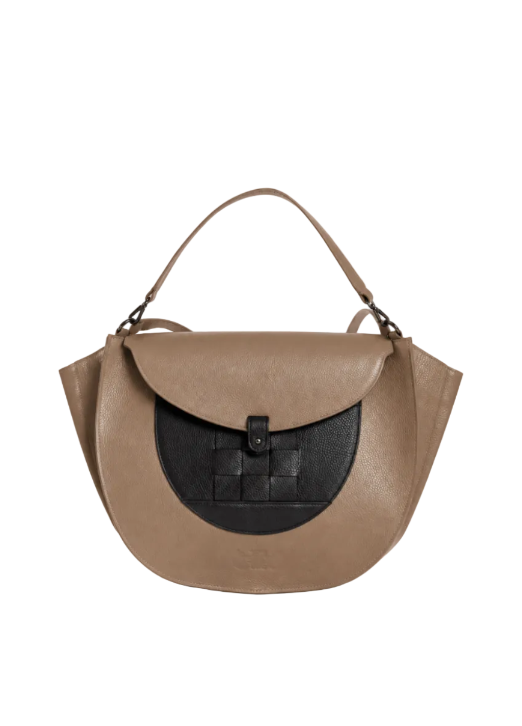 Shopping bag in Taupe and Black pebbled leather, with flap, detachable handle and shoulder straps. Knitted pocket outside and inner -equestrian style- pocket with zipper. Handcrafted in Greece by local craftsmen.
TheHolyBag 
Χειροποίητη γυναικεα τσάντα ώμου και χειρός, από μαύρο δέρμα και πλεκτή εξωτερική τσέπη. Κλείνει με μαγνήτη. Εσωτερική επένδυση από χοιρινό δέρμα και εσωτερική δερμάτινη τσέπη σε equestrian style. The Holy Bag