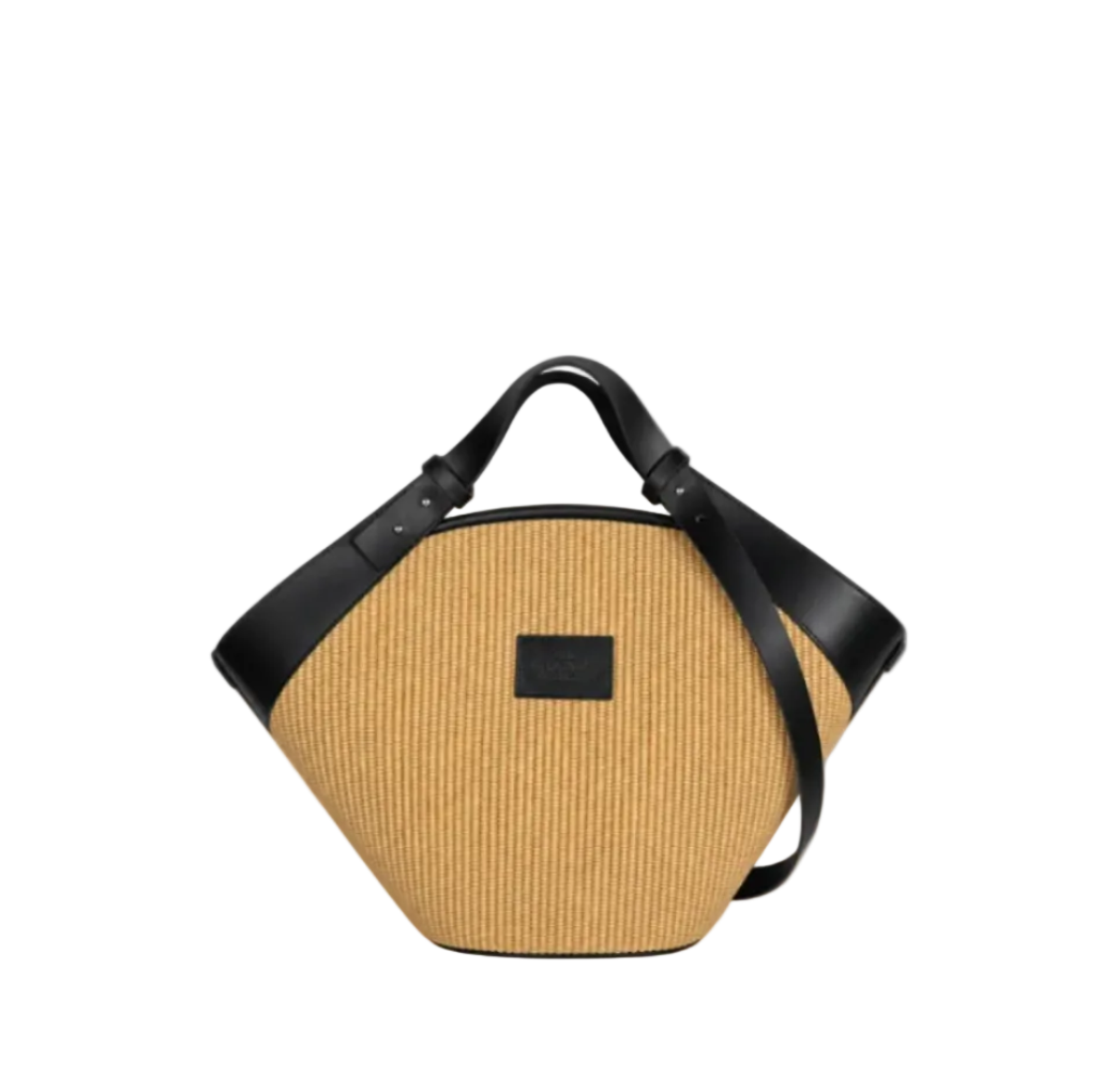 Shopper bag in straw and black vachetta leather, in adjustable handle / shoulder strap. Inner pocket, magnetic closure. The Holy Bag.
Τσάντα shopper από ψάθα και ταμπά δέρμα βακέτα, με πτυσσόμενο λουράκι χειρός/ώμου  Με εσωτερική τσέπη, κλείνει με μαγνήτη. The Holy Bag.