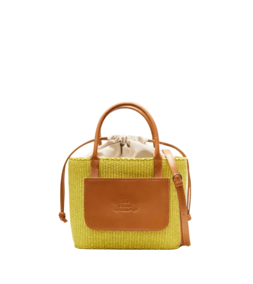 theholybag γυναικεία τσάντα καλάθι από lime ψάθα και ταμπά δέρμα, με εξωτερική τσέπη και διπλή λαβή. Με εσωτερικό πουγκί και αποσπώμενο λουράκι ώμου.
Theros bucket bag in lime straw and tobacco leather with top handles, outer leather pocket and detachable strap. THE HOLY BAG