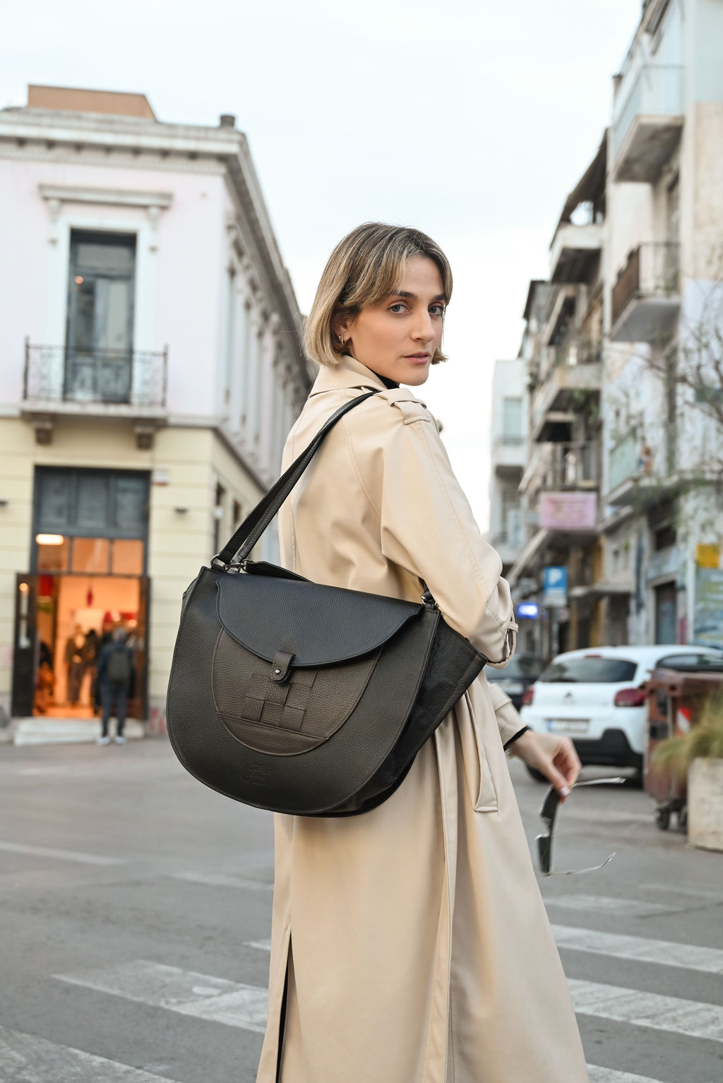 Leather shoulder bag with handle, Greta - The Holy Bag