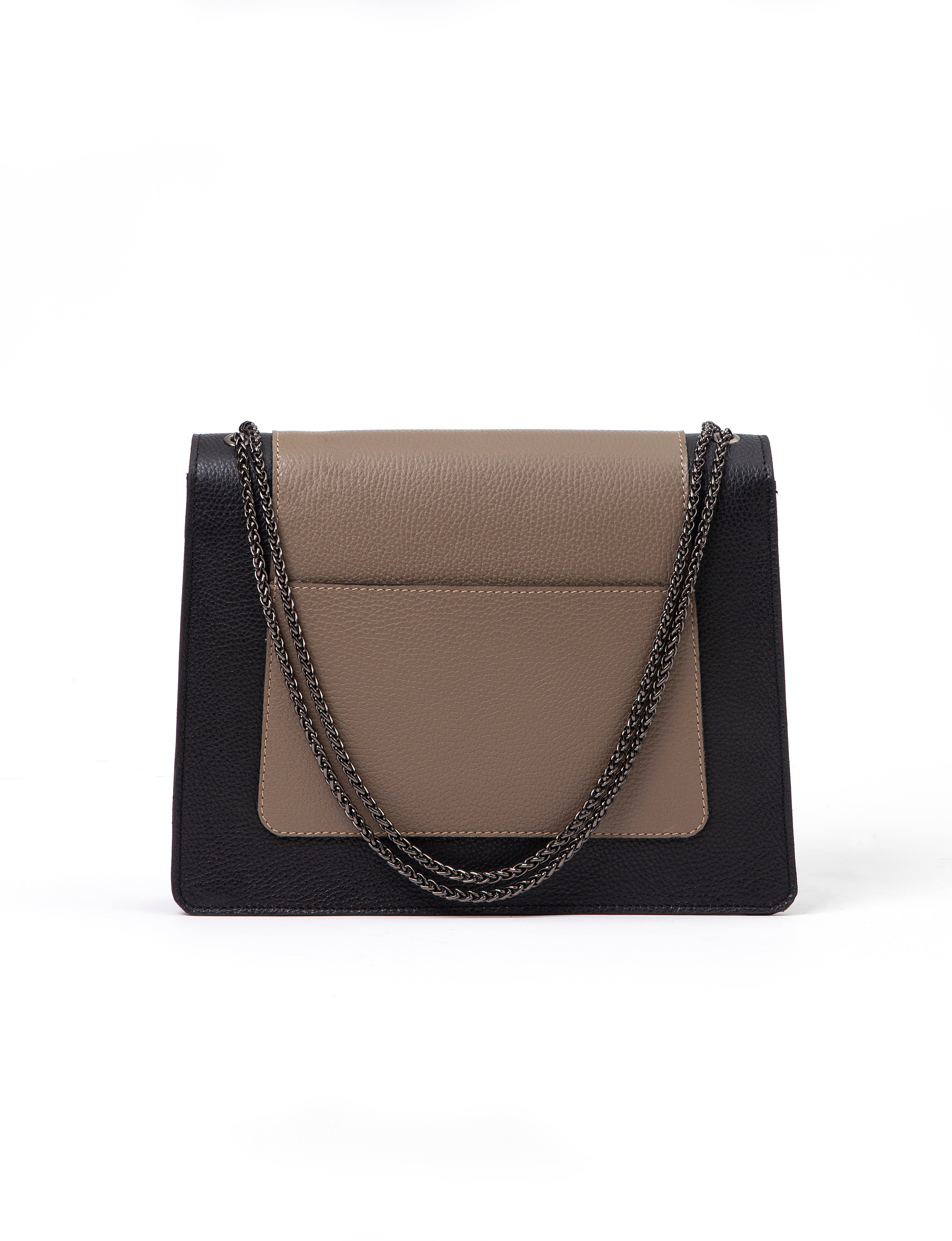 Amfitrite leather shoulder bag with chain shoulder strap, flap, inner pocket and an open pocket on the back - The Holy Bag
Δερμάτινη τσάντα ώμου με αλυσίδα, με εσωτερική επένδυση από δερμα. Με εσωτερική και εξωτερική τσέπη στην μπροστά. The Holy Bag